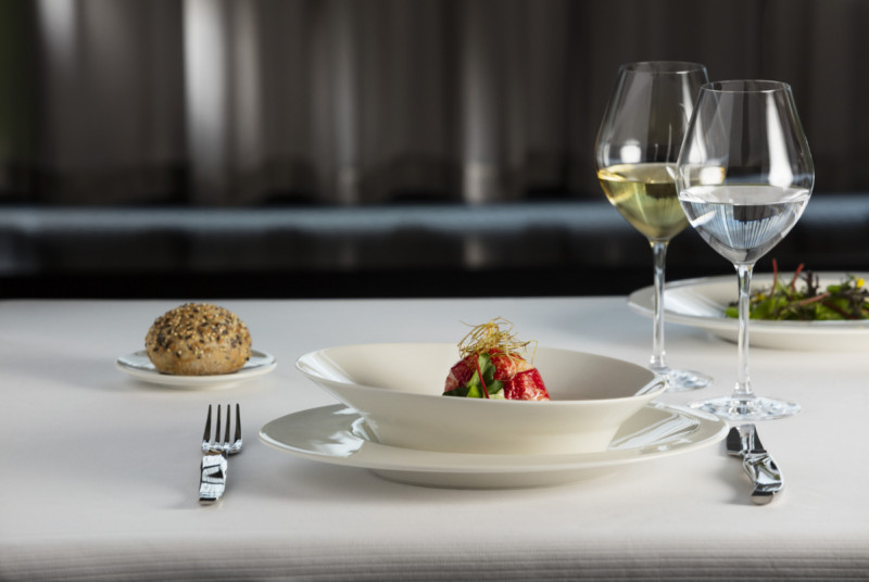 Assiette creuse ovale ivoire porcelaine vitrifiée 29,1x23 cm Giro Rak